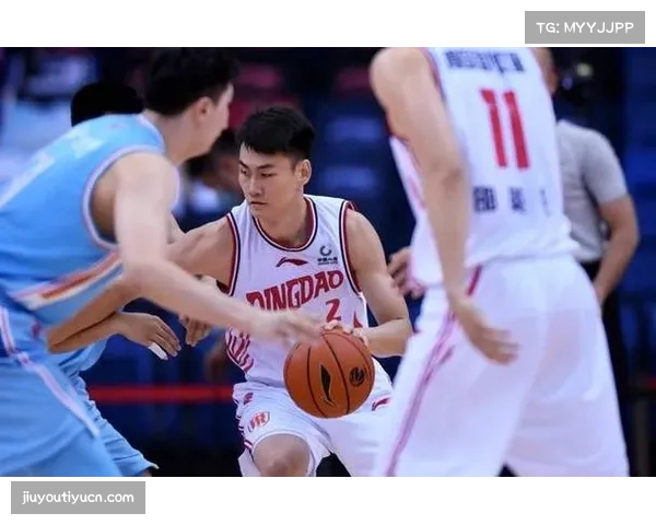 王睿泽3次抢断并列榜首 青岛锋线防守能力持续进步