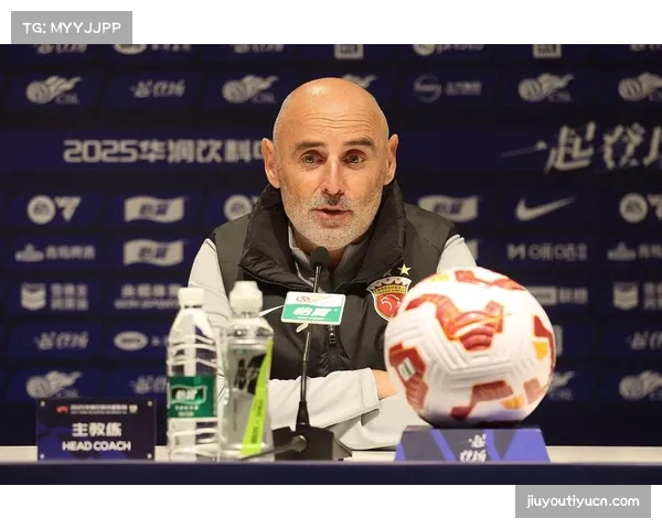 穆斯卡特面临考验 上海海港主帅需解决中场失控与进攻乏力问题